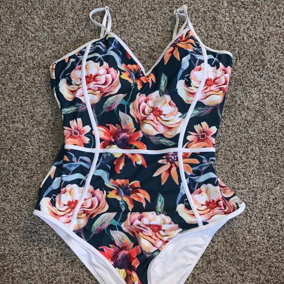 Cupshe Other - One Piece Swimsuit